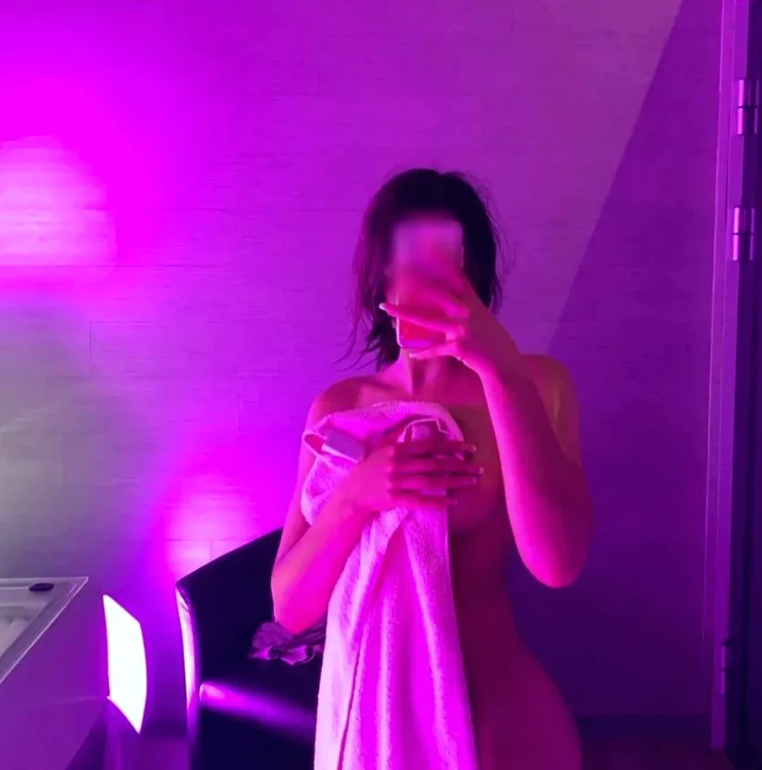 Carla, 18