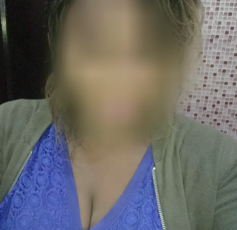 Daniela, 27