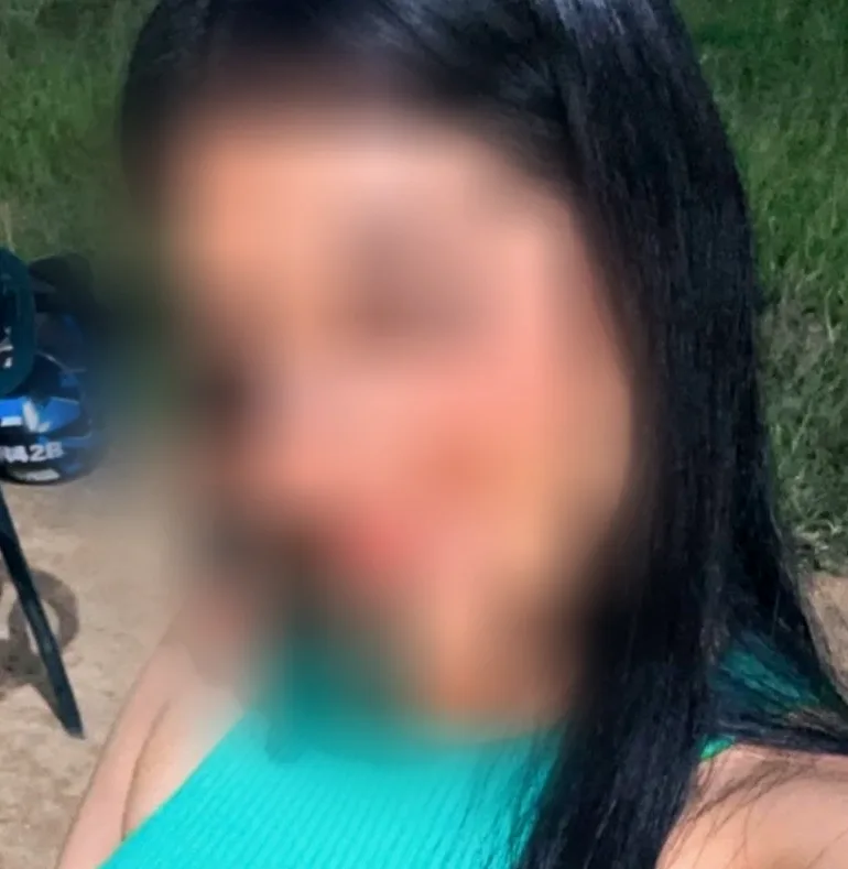 Emma, 20