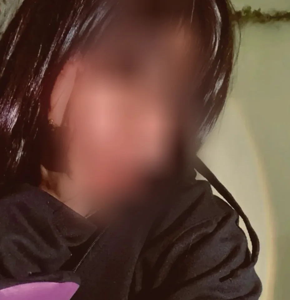 Leyla, 18