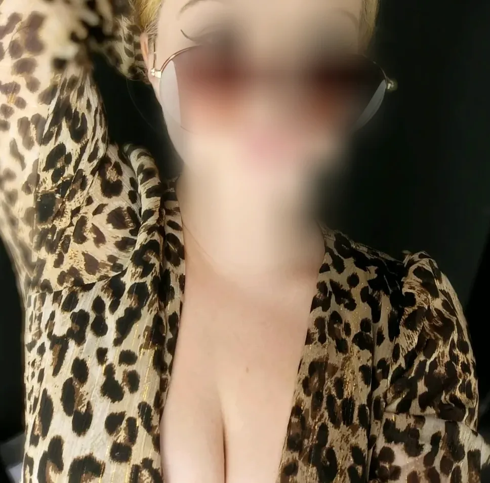 Mira, 23